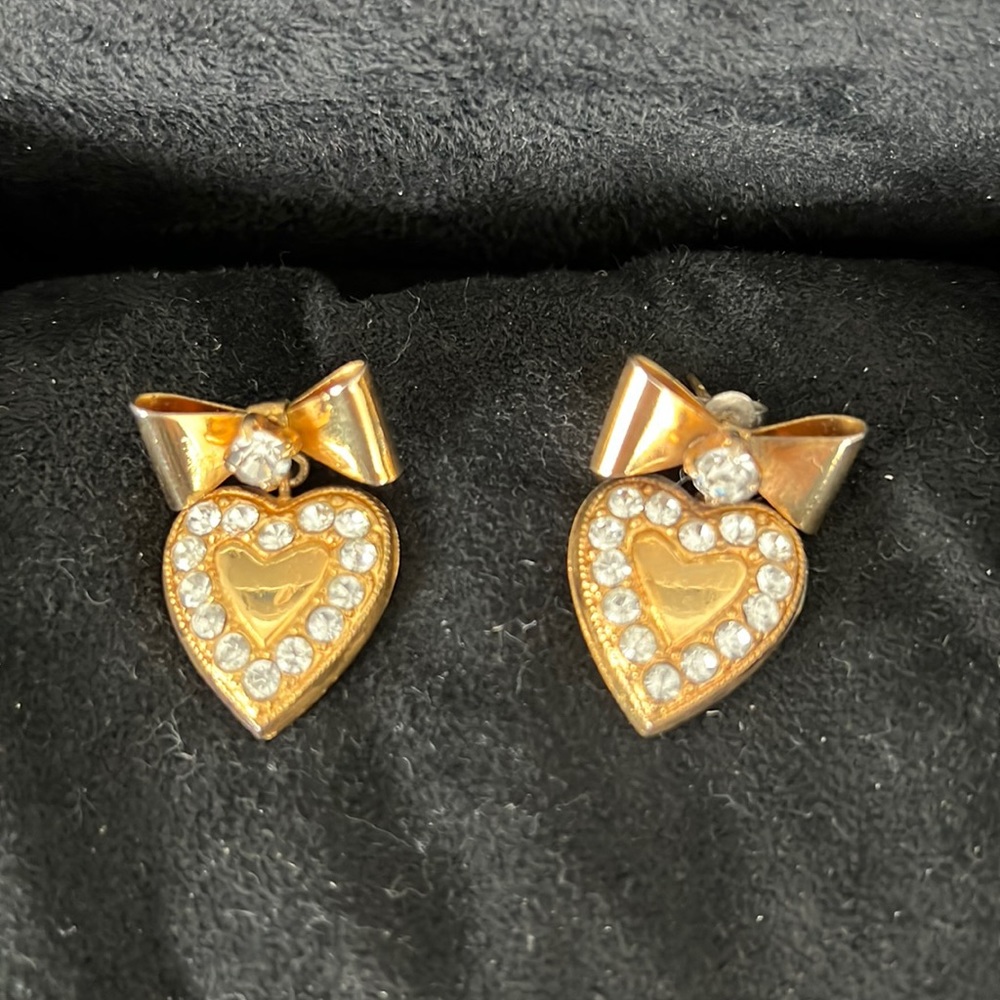 Nereides vintage heart earrings